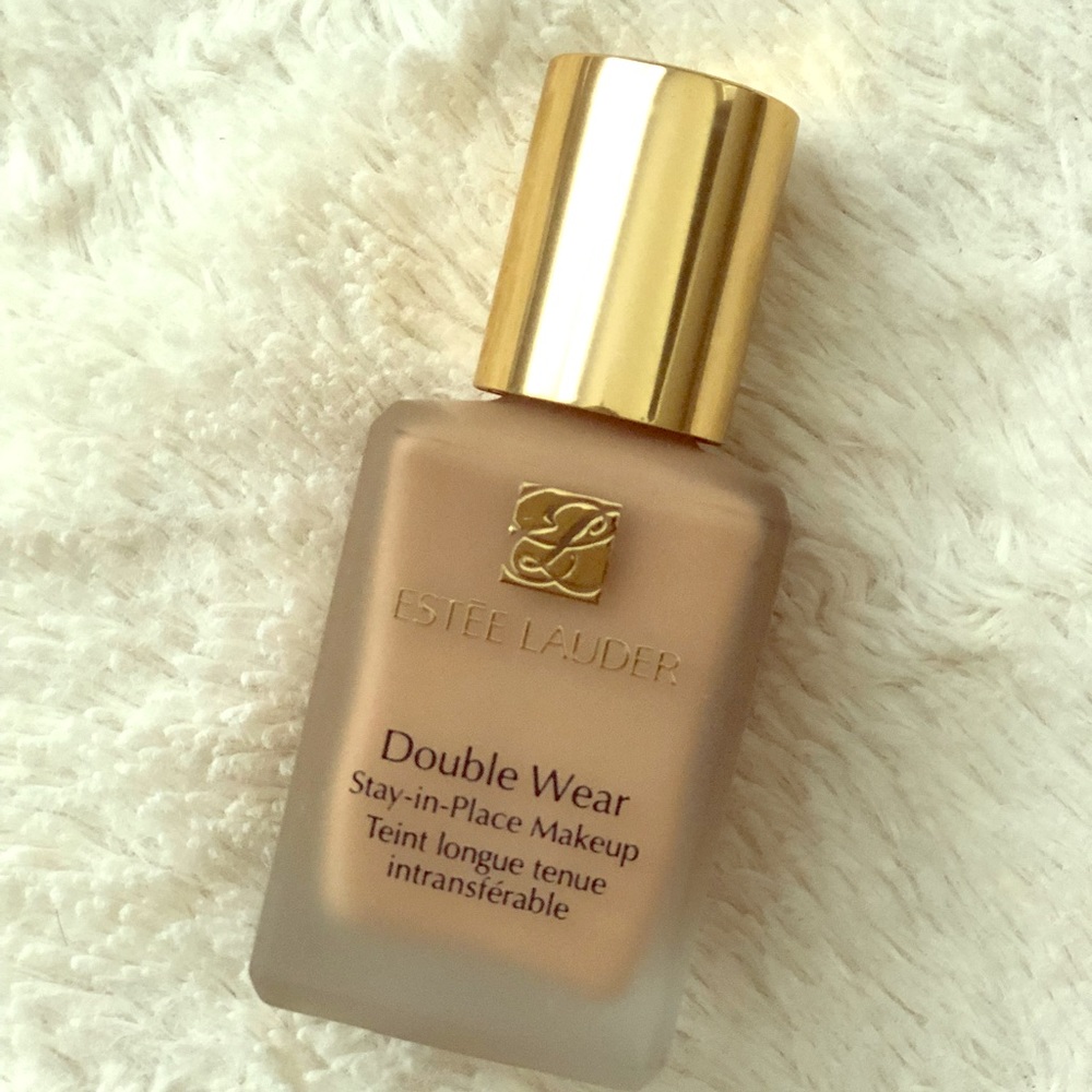 Estes launder double wear foundation